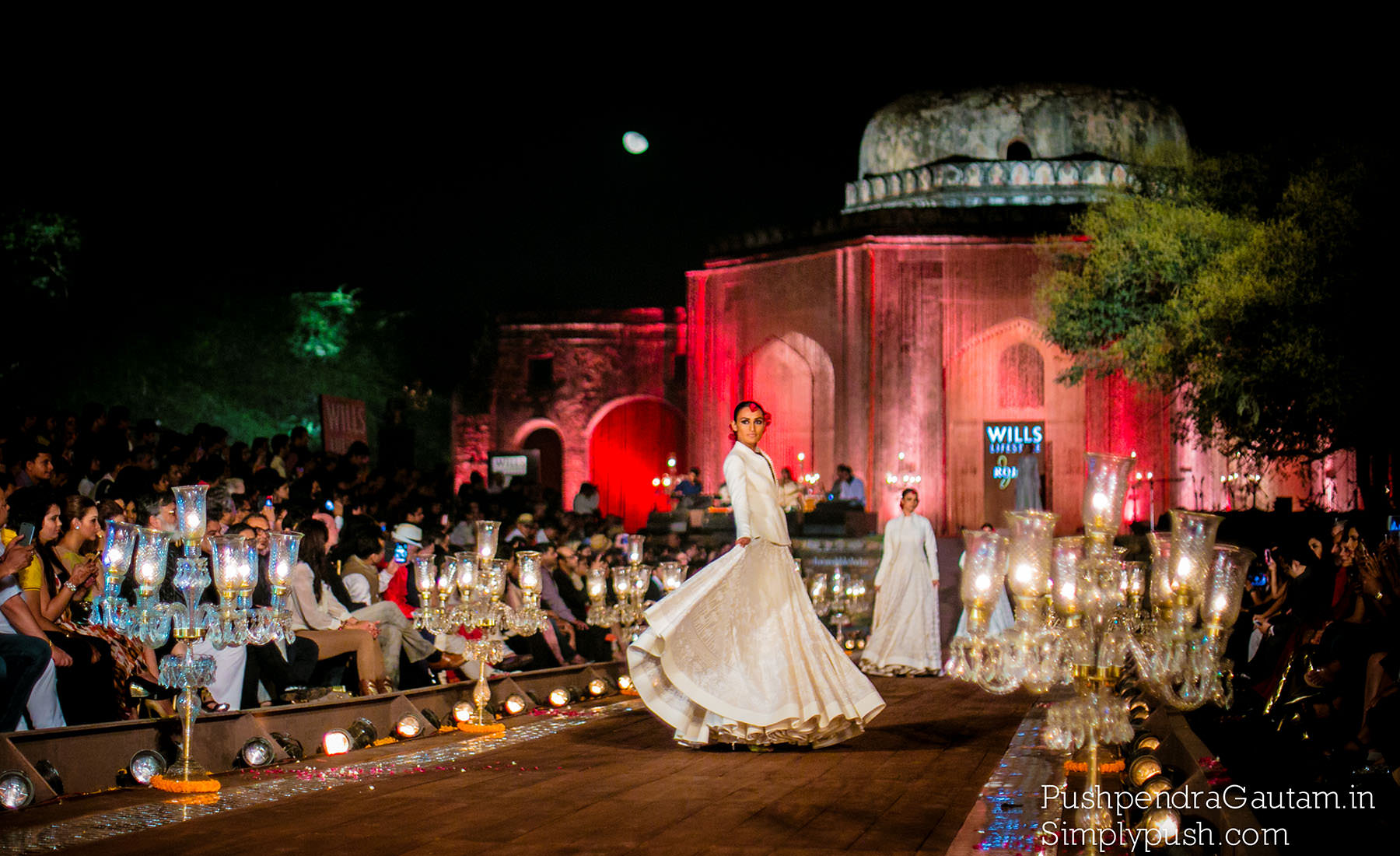 Rohit-bal-grand-finale-wifwss15-quli-khan-tomb-mehrauli-kutub-minar-show-at-wills-lifestyle-india-fashion-week-ss15-Rohit-bal-fashion-show-india-at-wills-india-fashion-week-pushpendragautam-pics-event-photographer-india